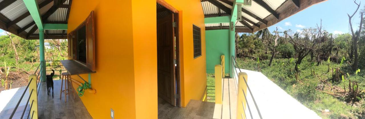 La Casa Naranja 호텔 Brig Bay 외부 사진